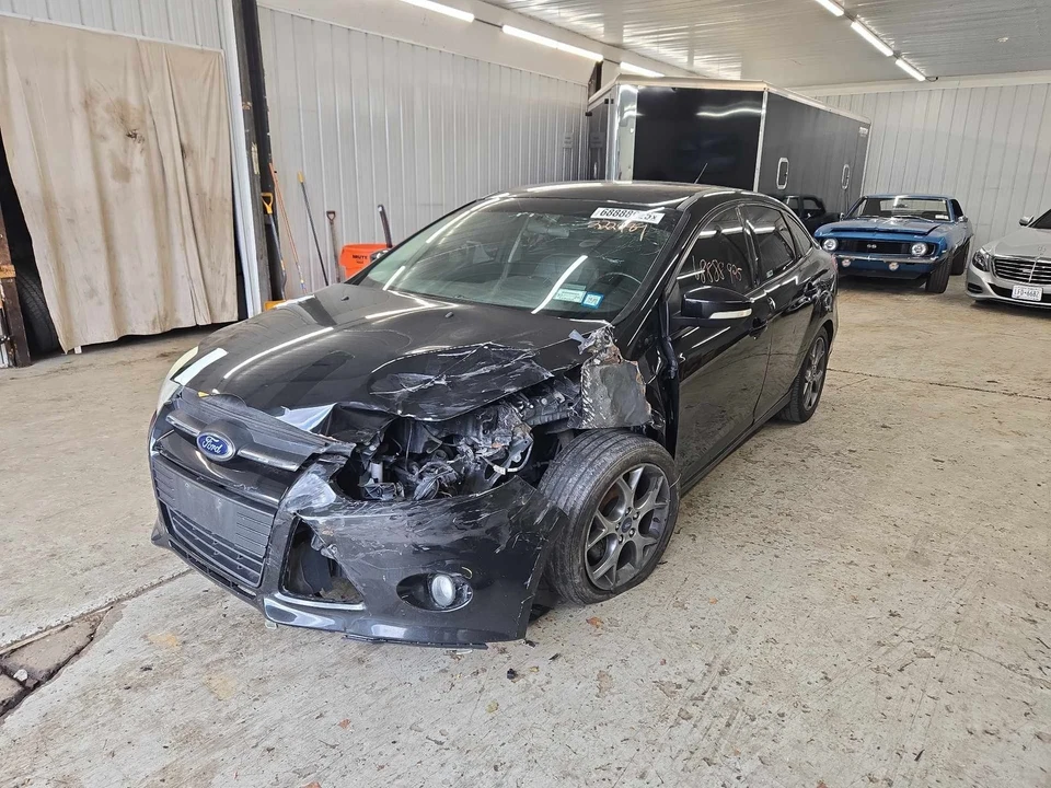 Used Left Quarter Glass fits: 2014 Ford Focus Sdn black moulding Left Grade A Foto 3 de 4