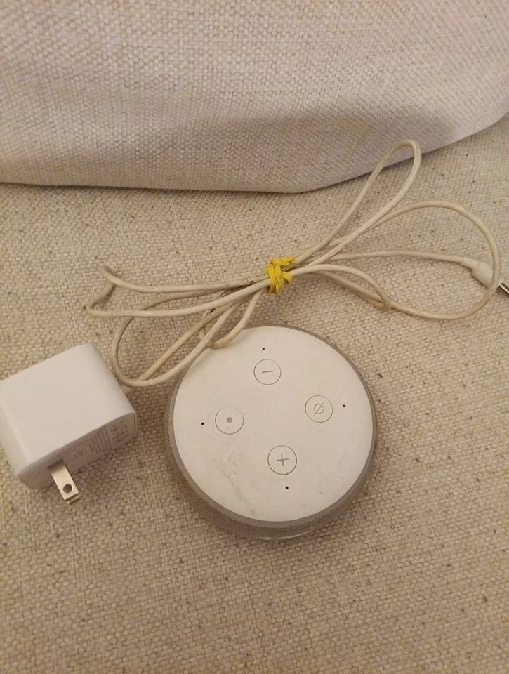 Altavoz inteligente Amazon C78MP8 Echo Dot 3ª generación con adaptador de CA A1 blanco Foto 2 de 4
