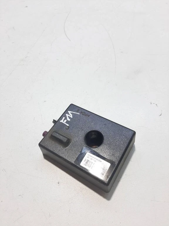 BMW 5 F10 F11 2013 Aerial antenna amplifier 9230911 DMT2266 - Image 2 of 4