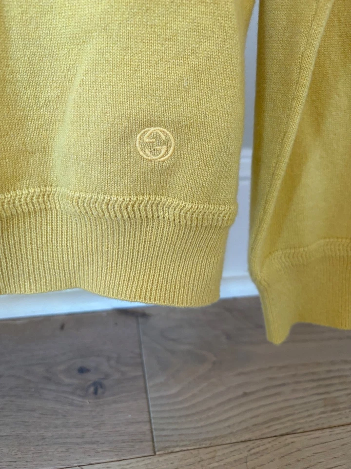 Suéter Gucci leve de cashmere gola redonda / Veja a descrição para informações de tamanho - Imagem 2 de 4