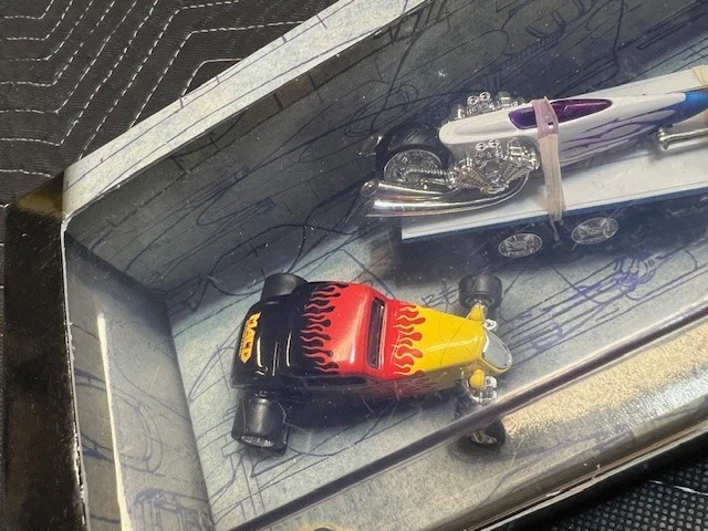 100% Hot Wheels Box Collectibles "Designer Dreamz 2" 4 Car Set Flat Bed Sealed! - Image 3 of 4