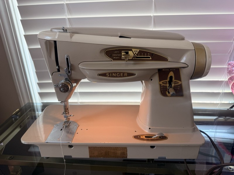 SINGER 503A Electric Household Sewing Machine with Buttonhole-Stitch Feature