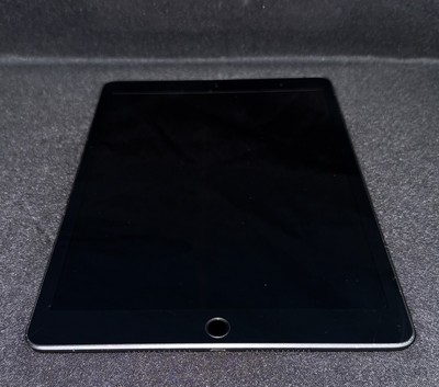 Apple iPad 7th シルバー 32BG 美品 Apple iPad 7 (7th Gen) - (2019 Model) - 32GB - 128GB - Wi-Fi