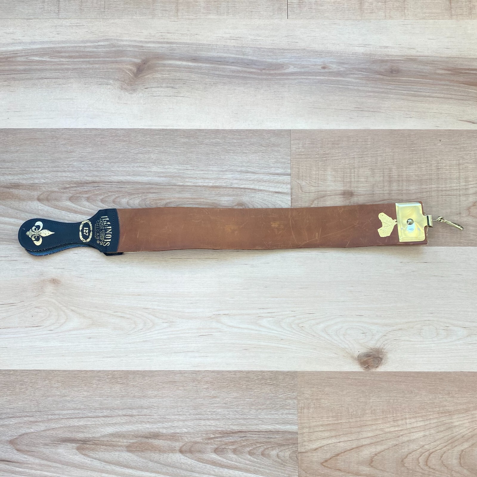 VTG Illinois Razor Strop Co Chicago 127 Horse Hide Barbers Tool USA