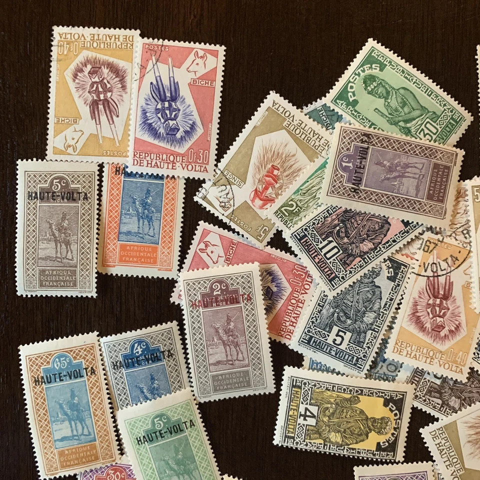 GRAN LOTE DE SELLOS VOLTA SUPERIOR MNH, USADOS, SOBREIMPRESIONES CTO ROJO Y NEGRO Foto 3 de 4