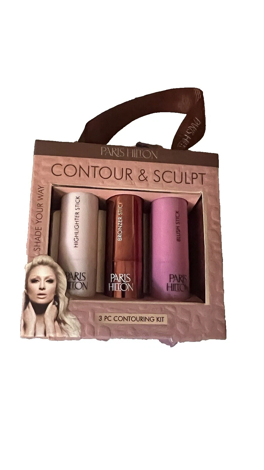 Productos de Maquillaje de Cara Paris Hilton