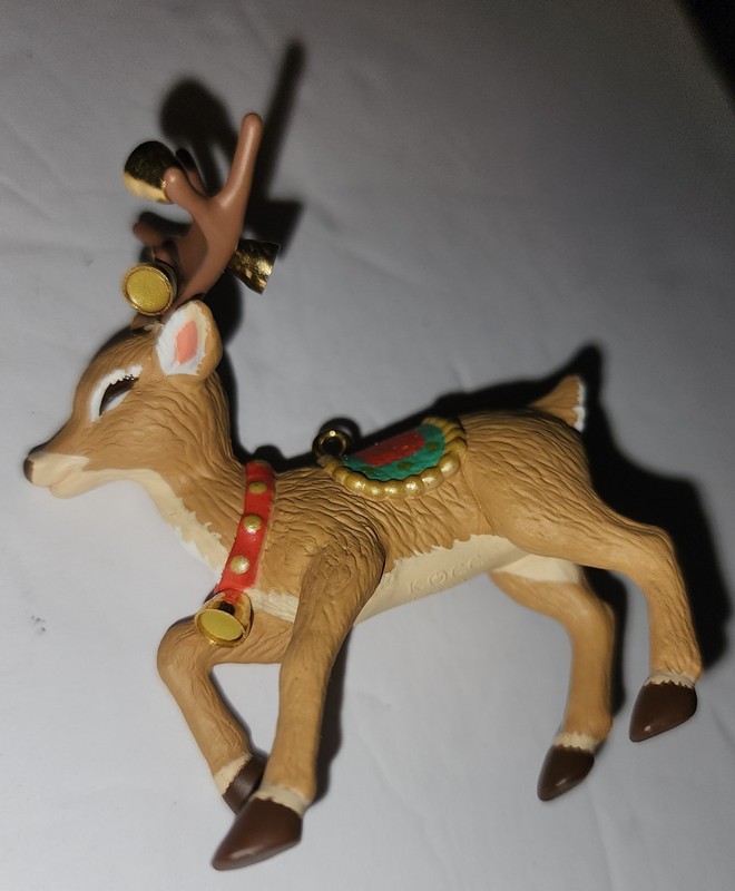 Vintage Hallmark Keepsake 2000 Ornament Collectors Club Ringing Reindeer