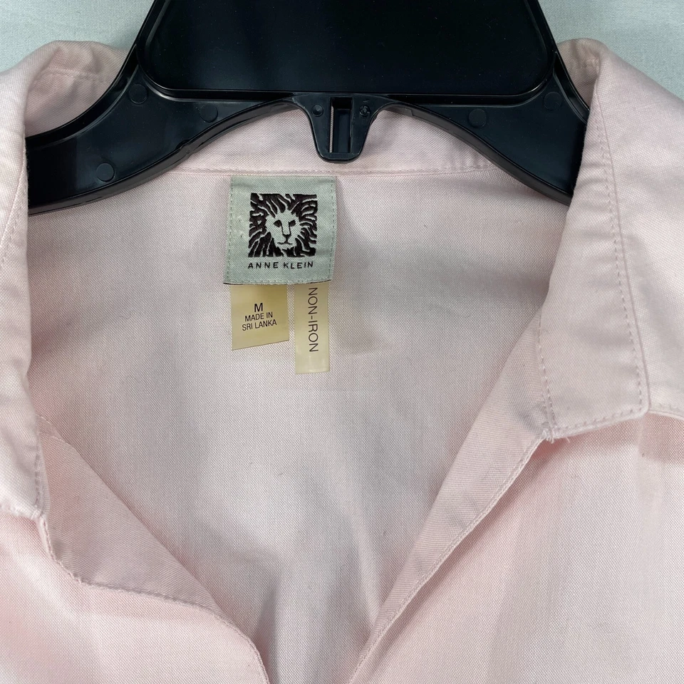 Blusa con botones Anne Klein para mujer talla mediana rosa algodón de negocios Foto 3 de 4