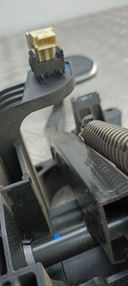 BMW M235I XDRIVE 2019-ON GRAN CUPÉ F44 2021 CAJA DE PEDAL DE FRENO COMPLETA 81007484C Foto 3 de 4