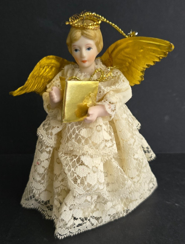 VINTAGE CHRISTMAS ANGEL LACE GOLD FOIL WINGS PORCELAIN FACE HANDS ORNAMENT 5"