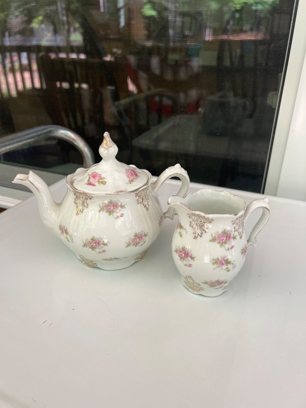 VINTAGE Z.S. & CO.  HAND PAINTED TEAPOT W/MATCHING TOP & CREAMER