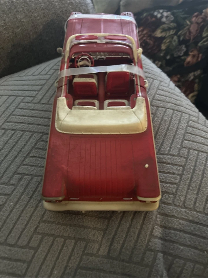 1958 PONTIAC BONNEVILLE CONVERTIBLE - 1/18 DIECAST - Image 4 of 4