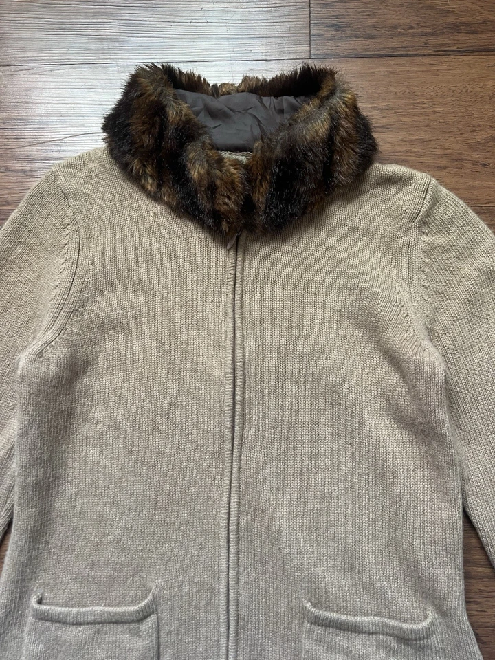 Cárdigan Jones New York Country Pequeño Cachemira Angora Suéter Cuello de Piel Sintética Foto 2 de 4