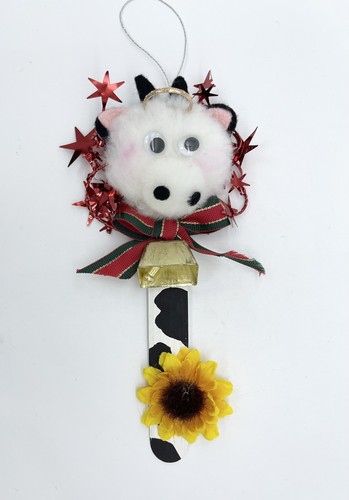 2 Vintage Hand Painted Homemade Cow Christmas Ornaments Light Bulb - Picture 9 of 10