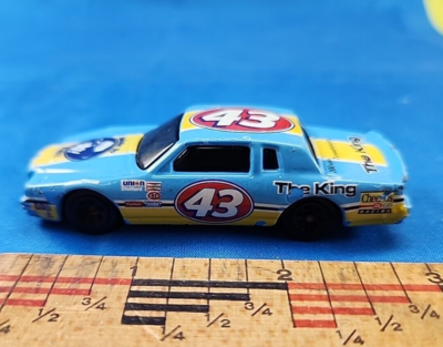 Hot Wheels 2003 Salute to #43 Richard Petty '84 Pontiac Grand Prix