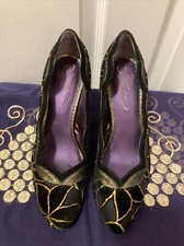 Poetic Licence London Black & Gold Heels EUR 38 US 7.5-8