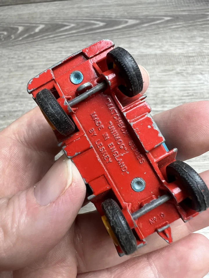 Vintage Matchbox Unimog Red Blue No Number 49 Diecast Model Toy Car bin p - Image 2 of 2