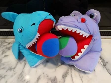 Vtg ANIMAL FAIR PLUSH PUPPET THROW & STICK Shark T-Rex Ball Pitch Catch Set Blue