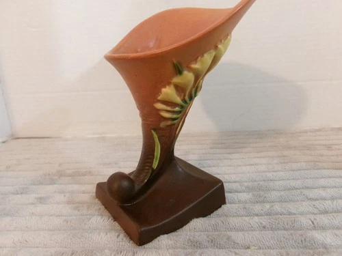 Vintage Roseville Pottery FREESIA Cornucopia Vase 197-6 USA 1940s