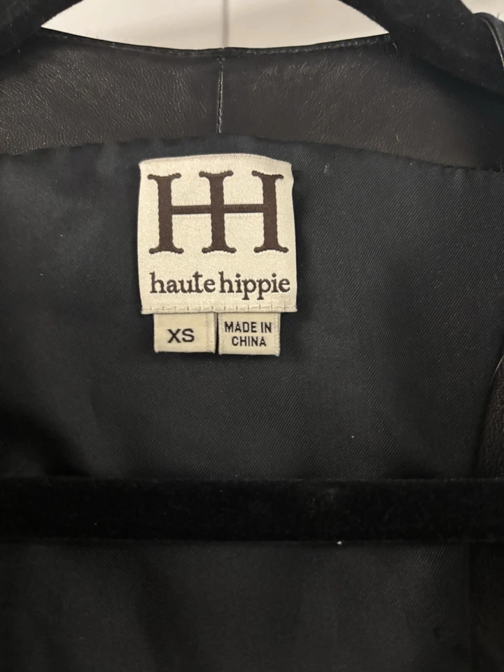 Pelo de conejo negro Haute Hippie en la parte delantera y cuero genuino en la parte posterior original $550 Foto 2 de 3