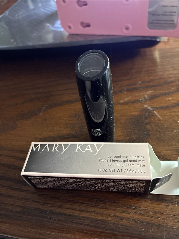 Mary Kay Gel Semi-Matte Lipstick - Always Apricot - NIB!