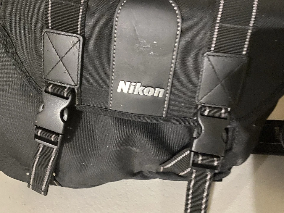 Bolso de hombro negro grande para cámara Nikon 30 X 20 Cm con correa cámara y accesorios Foto 2 de 4