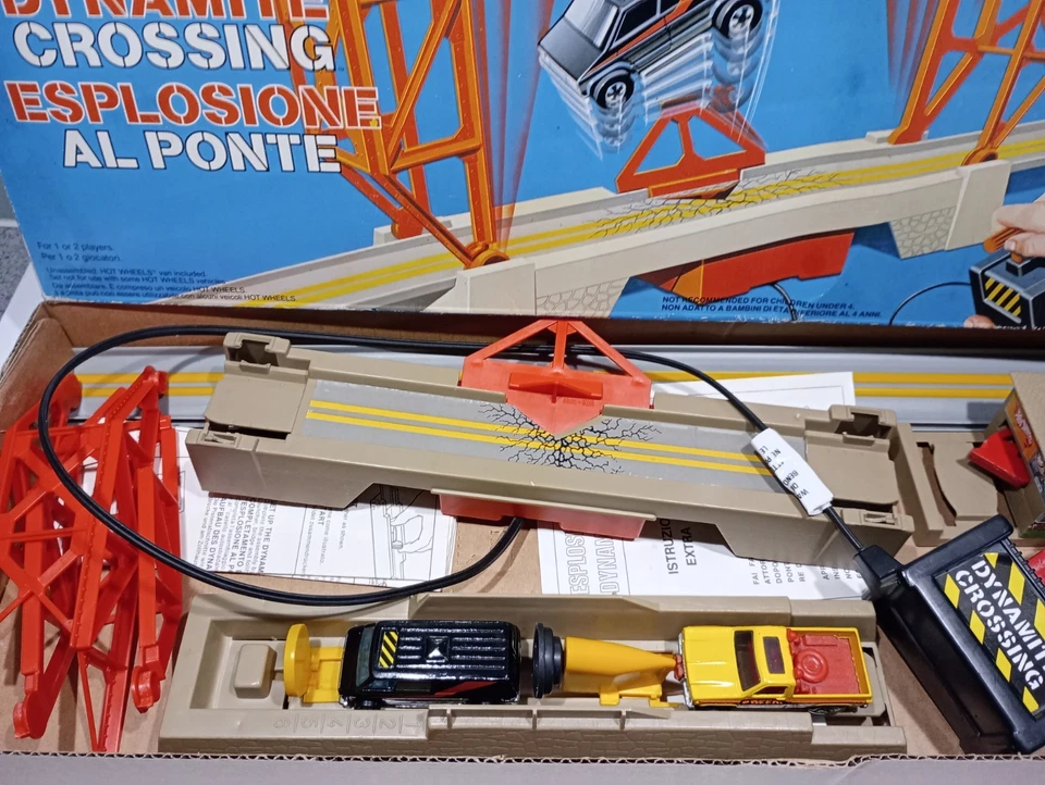 Vtg Hot Wheels Dynamite Crossing Esplosione al Ponte 84 Complete Italian Set - Image 2 of 4