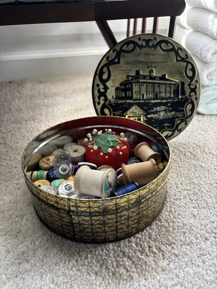 Vintage Fruit Cake Of Americas Tin w/ Sewing Notions Thread Spools,Pin Cushion - Image 3 of 4