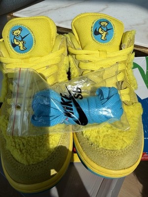 Nike SB Dunk Low Grateful Dead Bear Yellow/Blue Low Top Sneakers + Laces
