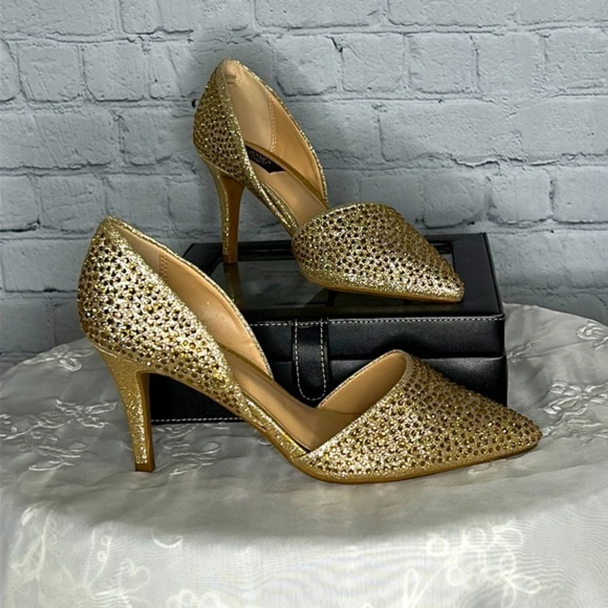 Gold top rhinestone pumps