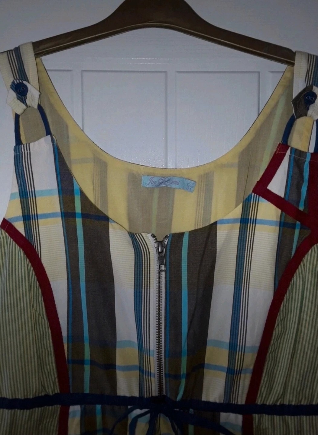 Picture 2 of 4