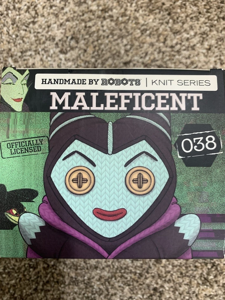 MALÉFICA hecha a mano por robots. Villanos de Disney con licencia, La Bella Durmiente Foto 3 de 4