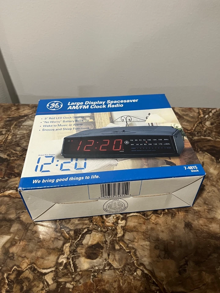Vintage NEW IN BOX GE Alarm Clock Radio AM/FM Model 7-4815 SpaceSaver - Image 2 of 4