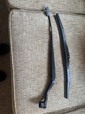 Windshield wiper arm blade