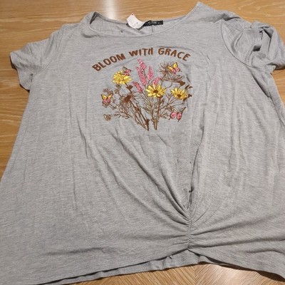 AVA JAMES Women's Gray 1X Plus Size Bloom With Grace Floral Knot Front T-Shirt