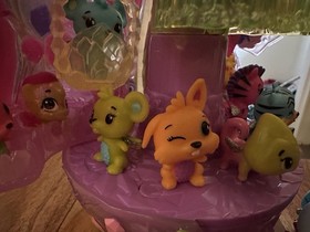 Spin master Hatchimals Colleggtibles 19126 Secret Scene Playground Purple Egg