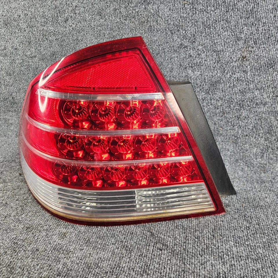 Mercury Montego 2005 2006 2007 montaje de luz trasera LED lateral del conductor Foto 3 de 4