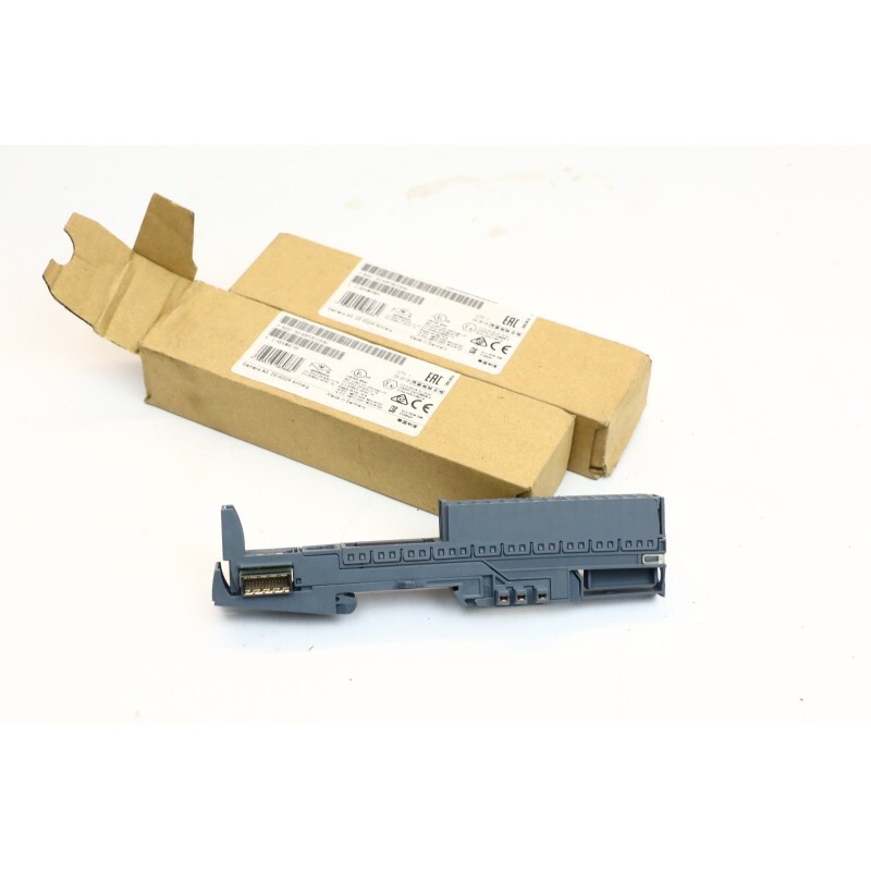 2Pcs Siemens 6ES7 193-6BP20-0BA0 Base unit Open box (B125)