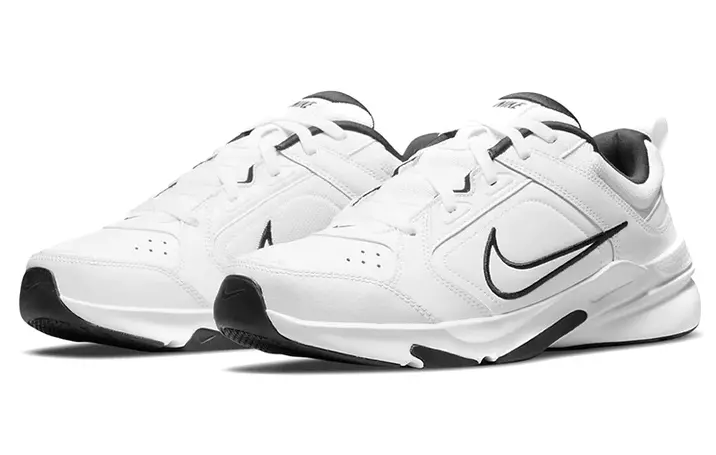 Nike air sales monarch 40
