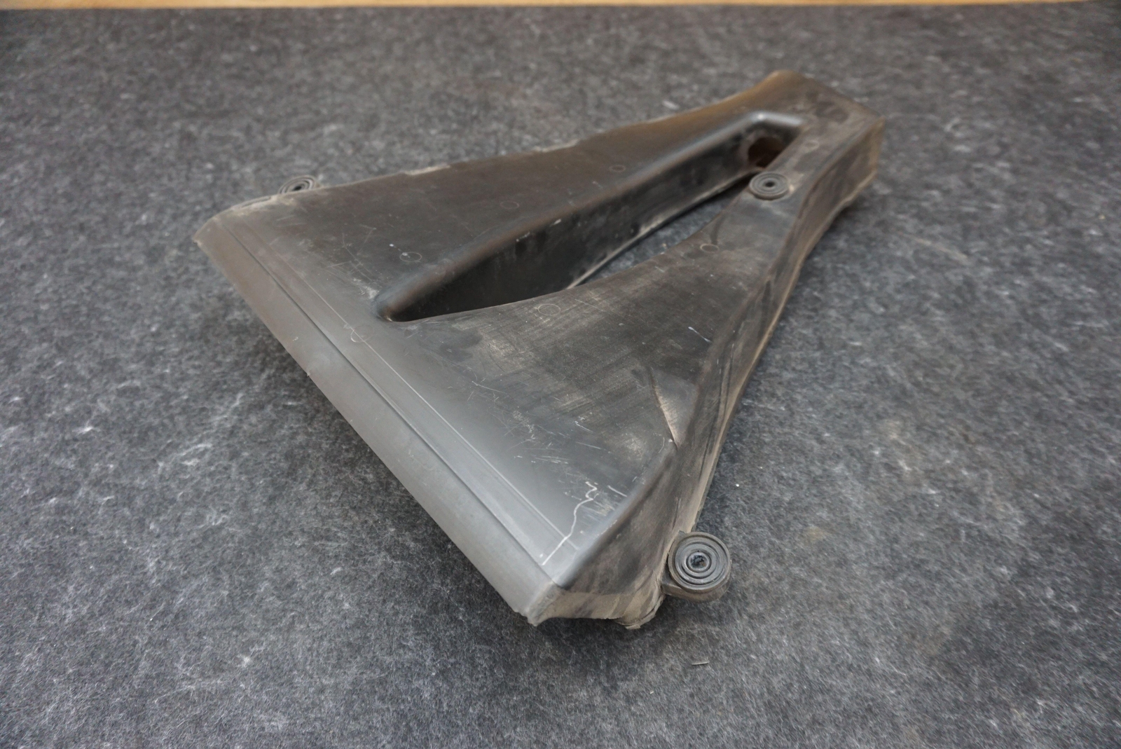 Transmission Oil Cooler Air Duct Black OEM 420117336 Audi R8 Type 42 2008-12