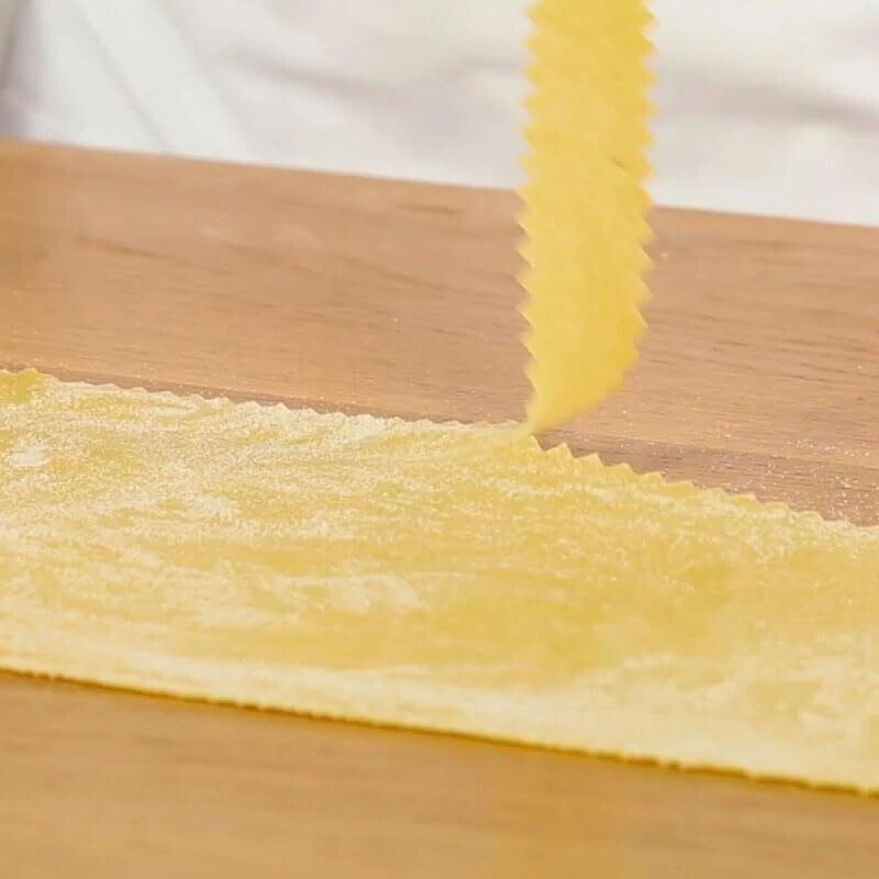 Marcato,Pastawheel Powder Blue Wheel Size pasta Zig Zag Or Straightener 3 Wheels - Image 2 of 2