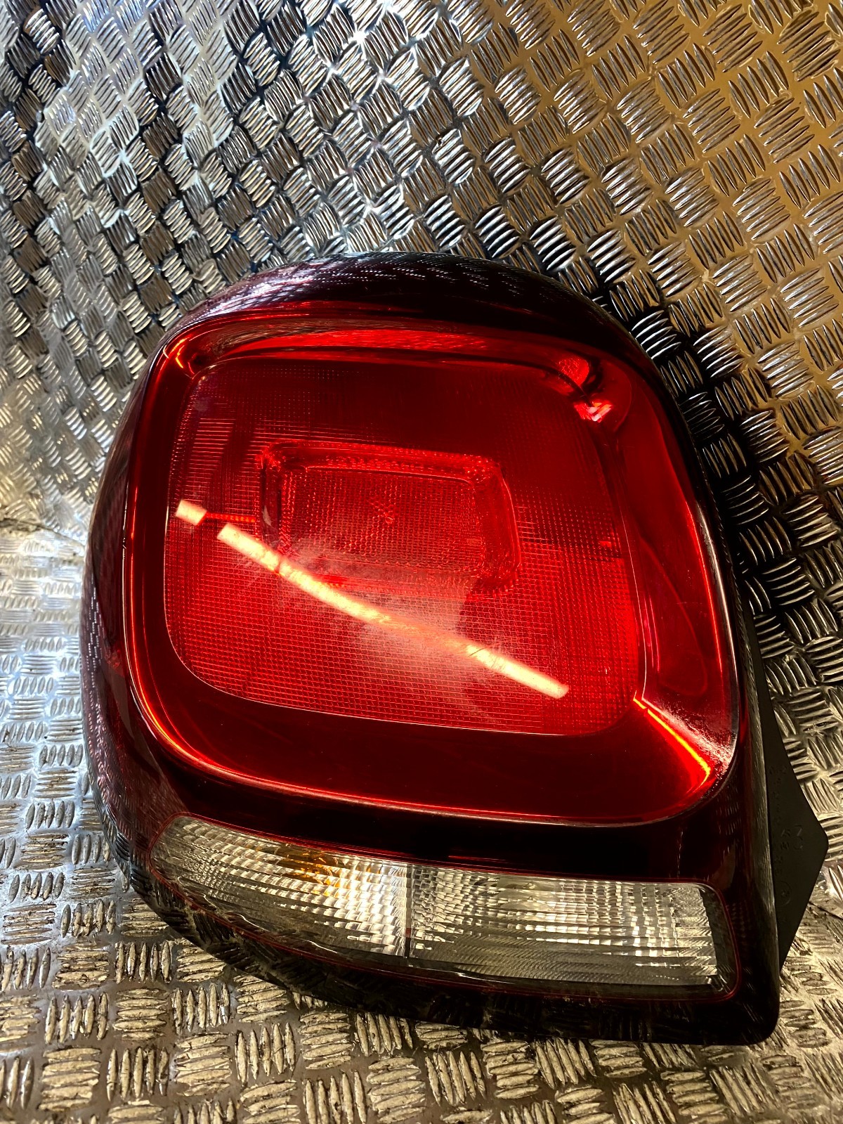 2014 Citroen C1 Mk2 Rear Left Passenger Side Tail Light Lamp 81339002