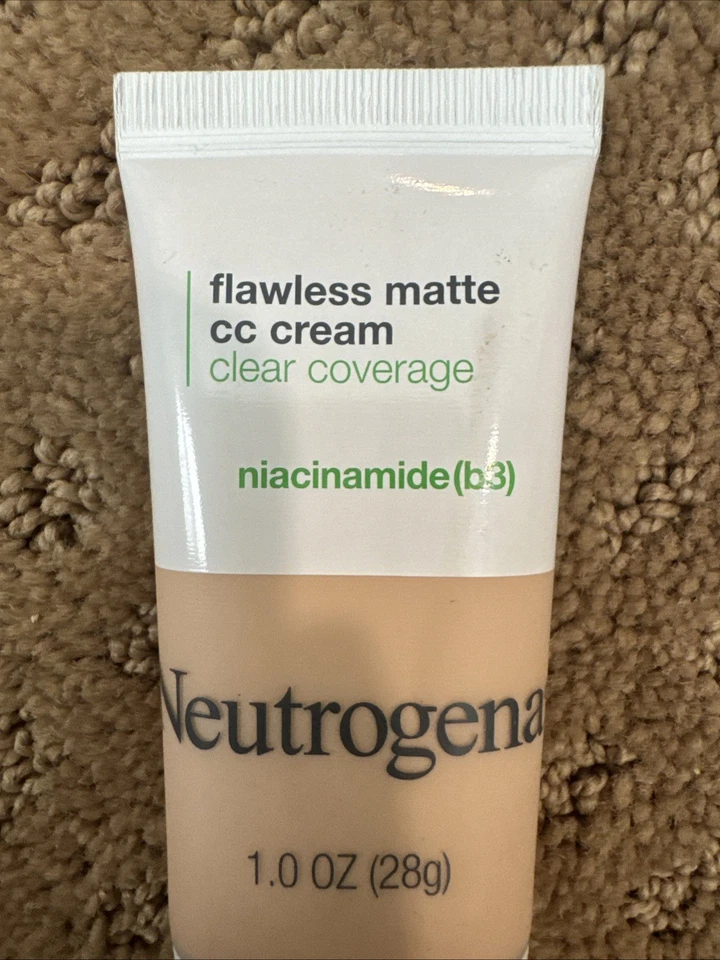 Neutrogena Flawless Matte CC Cream Clear Coverage, Shell, 1.0 Niacinamide - Image 2 of 4