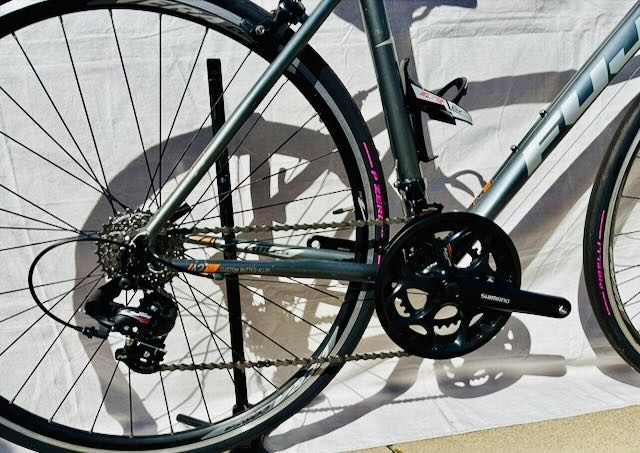 REBUILT Fuji Sportif Two.5 Road Bike – 52cm | eBay