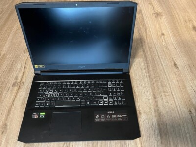 Acer Nitro 5 17,3'' 200 Betriebsstunden