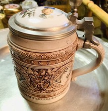 1883 Weimarer Hochzeitskrug Bierkrug Maßkrug Handbemalter Porzellanzinndeckel