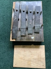 Parts Or Repair ANTIQUE DINNER CHIMES LIBERTY CHICAGO 4 NOTE METAL WOOD RAILROAD