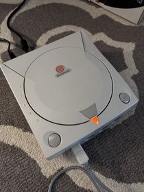 SEGA Dreamcast Launch Edition Home Console - White Box Console Controller Cables