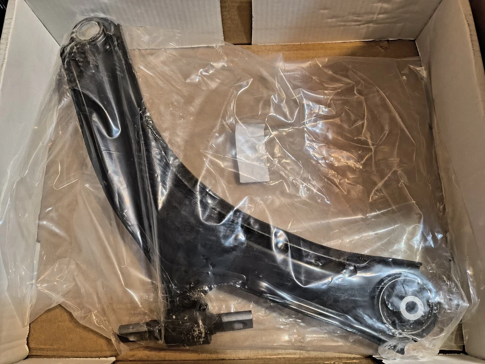 Brazo de control inferior delantero del lado del conductor para Nissan Rogue 2008-2015 Foto 2 de 3