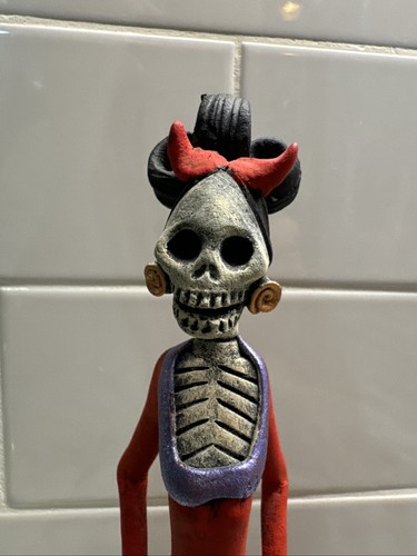 “Catrina” Day of the Dead, in Red Dress, Figurine, 7.75” Tall, PO- VG+ - Picture 5 of 10